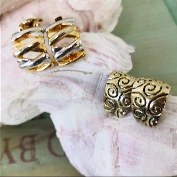 VINTAGE Clip On Earrings Gold and Silver Set of 2 - Picture 1 of 5